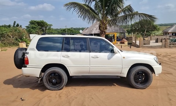 Buy Used Toyota Land Cruiser White Car in Maputo in Maputo Buy Used Toyota Land Cruiser White Car in Maputo in Maputo
