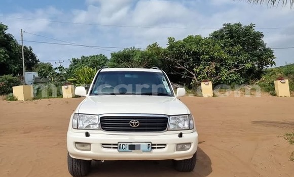 Buy Used Toyota Land Cruiser White Car in Maputo in Maputo Buy Used Toyota Land Cruiser White Car in Maputo in Maputo