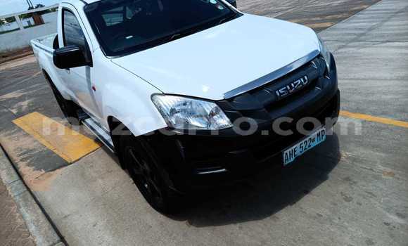 Buy Used Isuzu D-MAX White Car in Maputo in Maputo Buy Used Isuzu D-MAX White Car in Maputo in Maputo