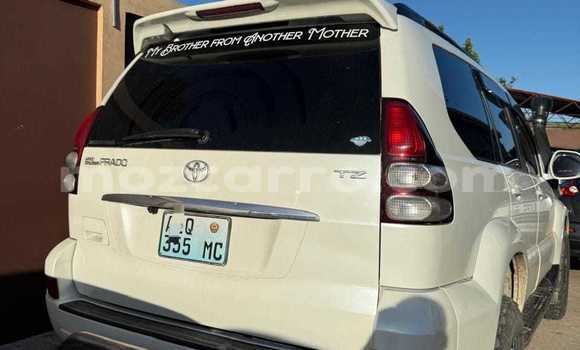 Nunua Ilio tumika Toyota Land Cruiser Prado Nyeupe Gari ndani ya Maputo nchini Maputo Nunua Ilio tumika Toyota Land Cruiser Prado Nyeupe Gari ndani ya Maputo nchini Maputo