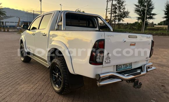 Comprar Usado Toyota Hilux Branco Carro em Maputo em Maputo Comprar Usado Toyota Hilux Branco Carro em Maputo em Maputo