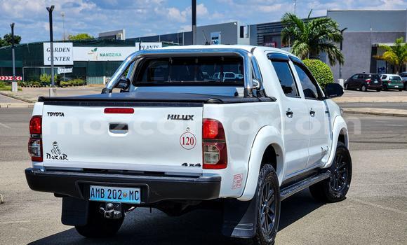 Nunua Mpya Toyota Hilux Nyeupe Gari ndani ya Maputo nchini Maputo Nunua Mpya Toyota Hilux Nyeupe Gari ndani ya Maputo nchini Maputo