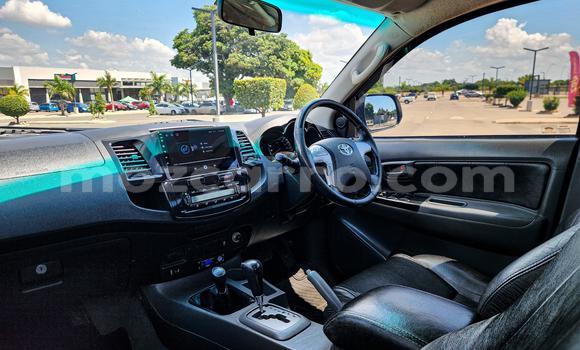 Nunua Mpya Toyota Hilux Nyeupe Gari ndani ya Maputo nchini Maputo Nunua Mpya Toyota Hilux Nyeupe Gari ndani ya Maputo nchini Maputo