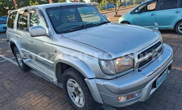 Tenga Tsaru Toyota Hilux Surf Zvimwe Mota in Maputo in Maputo
