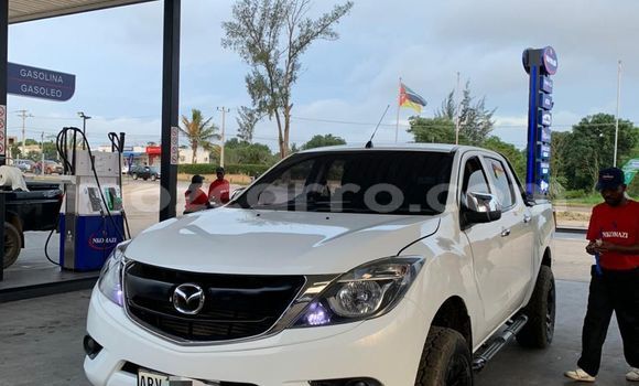Comprar Usado Mazda BT-50 Branco Carro em Maputo em Maputo Comprar Usado Mazda BT-50 Branco Carro em Maputo em Maputo