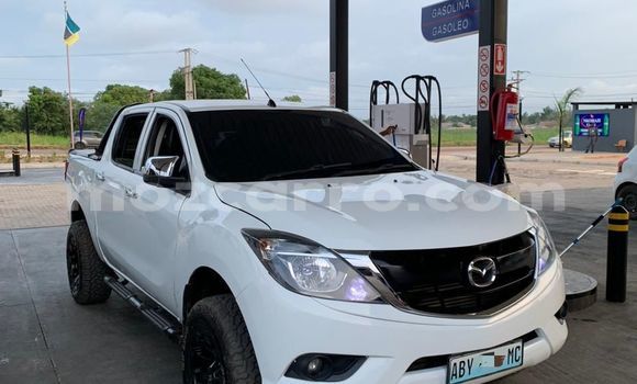 Comprar Usado Mazda BT-50 Branco Carro em Maputo em Maputo Comprar Usado Mazda BT-50 Branco Carro em Maputo em Maputo