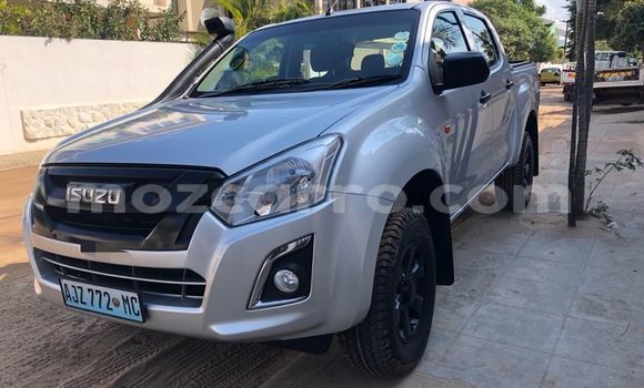 Nunua Ilio tumika Isuzu D-MAX Fedha Gari ndani ya Maputo nchini Maputo Nunua Ilio tumika Isuzu D-MAX Fedha Gari ndani ya Maputo nchini Maputo
