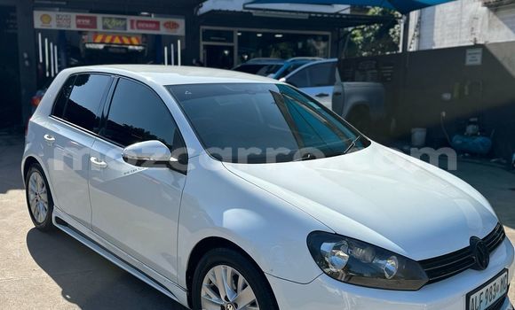 Nunua Ilio tumika Volkswagen Golf Nyeupe Gari ndani ya Maputo nchini Maputo Nunua Ilio tumika Volkswagen Golf Nyeupe Gari ndani ya Maputo nchini Maputo