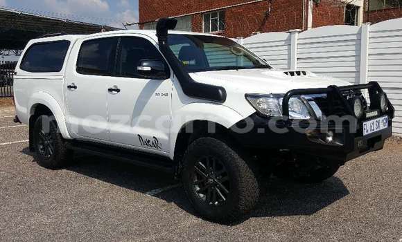 Comprar Usado Toyota Hilux Branco Carro em Maputo em Maputo Comprar Usado Toyota Hilux Branco Carro em Maputo em Maputo