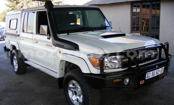 Comprar Usado Toyota Land Cruiser Branco Carro em Maputo em Maputo Comprar Usado Toyota Land Cruiser Branco Carro em Maputo em Maputo