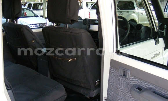 Comprar Usado Toyota Land Cruiser Branco Carro em Maputo em Maputo Comprar Usado Toyota Land Cruiser Branco Carro em Maputo em Maputo