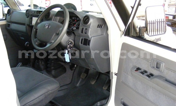 Comprar Usado Toyota Land Cruiser Branco Carro em Maputo em Maputo Comprar Usado Toyota Land Cruiser Branco Carro em Maputo em Maputo
