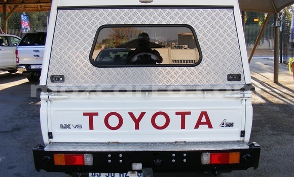 Comprar Usado Toyota Land Cruiser Branco Carro em Maputo em Maputo Comprar Usado Toyota Land Cruiser Branco Carro em Maputo em Maputo