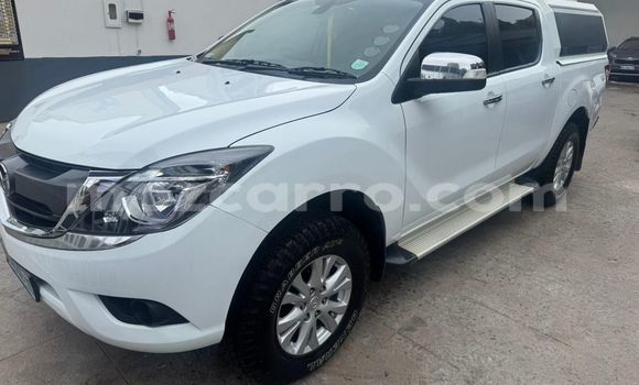 Nunua Ilio tumika Mazda BT-50 Nyeupe Gari ndani ya Maputo nchini Maputo Nunua Ilio tumika Mazda BT-50 Nyeupe Gari ndani ya Maputo nchini Maputo