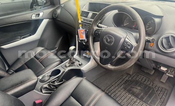 Nunua Ilio tumika Mazda BT-50 Nyeupe Gari ndani ya Maputo nchini Maputo Nunua Ilio tumika Mazda BT-50 Nyeupe Gari ndani ya Maputo nchini Maputo