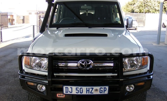 Comprar Usado Toyota Land Cruiser Branco Carro em Maputo em Maputo Comprar Usado Toyota Land Cruiser Branco Carro em Maputo em Maputo