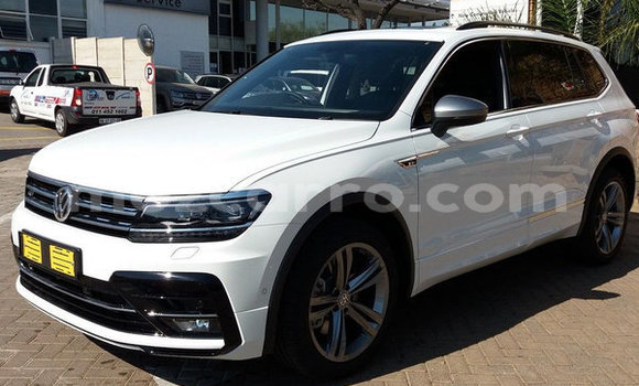 Nunua Ilio tumika Volkswagen Tiguan Nyeupe Gari ndani ya Maputo nchini Maputo Nunua Ilio tumika Volkswagen Tiguan Nyeupe Gari ndani ya Maputo nchini Maputo