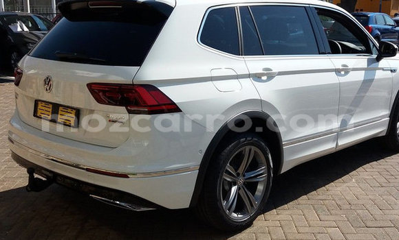 Nunua Ilio tumika Volkswagen Tiguan Nyeupe Gari ndani ya Maputo nchini Maputo Nunua Ilio tumika Volkswagen Tiguan Nyeupe Gari ndani ya Maputo nchini Maputo