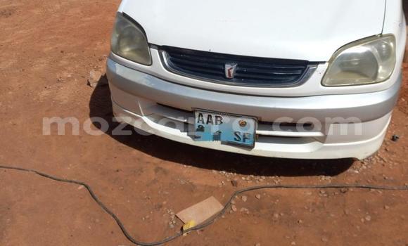 Comprar Usado Toyota Raum Branco Carro em Maputo em Maputo