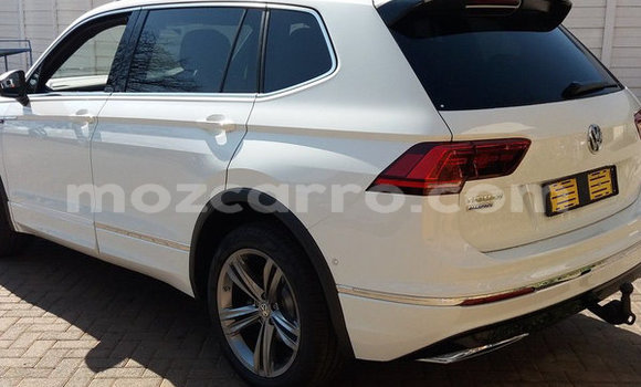 Nunua Ilio tumika Volkswagen Tiguan Nyeupe Gari ndani ya Maputo nchini Maputo Nunua Ilio tumika Volkswagen Tiguan Nyeupe Gari ndani ya Maputo nchini Maputo