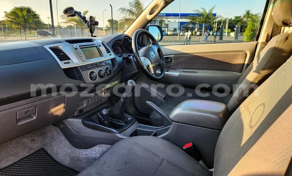 Comprar Usado Toyota Hilux Branco Carro em Maputo em Maputo Comprar Usado Toyota Hilux Branco Carro em Maputo em Maputo