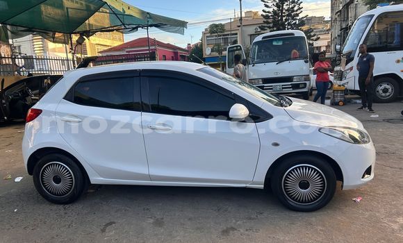 Comprar Usado Mazda Demio Branco Carro em Maputo em Maputo Comprar Usado Mazda Demio Branco Carro em Maputo em Maputo