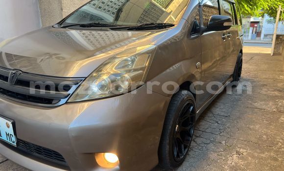 Buy Used Toyota ISis Brown Car in Maputo in Maputo Buy Used Toyota ISis Brown Car in Maputo in Maputo