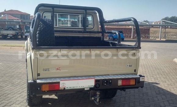 Nunua Ilio tumika Toyota Land Cruiser Beige Gari ndani ya Maputo nchini Maputo Nunua Ilio tumika Toyota Land Cruiser Beige Gari ndani ya Maputo nchini Maputo