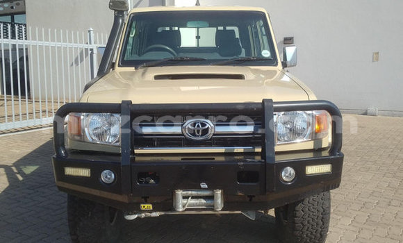 Nunua Ilio tumika Toyota Land Cruiser Beige Gari ndani ya Maputo nchini Maputo Nunua Ilio tumika Toyota Land Cruiser Beige Gari ndani ya Maputo nchini Maputo