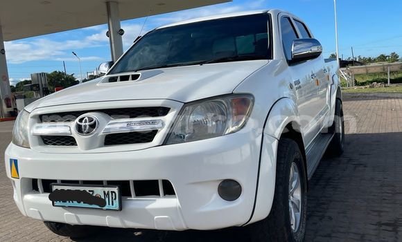 Nunua Ilio tumika Toyota Hilux Nyeupe Gari ndani ya Maputo nchini Maputo Nunua Ilio tumika Toyota Hilux Nyeupe Gari ndani ya Maputo nchini Maputo