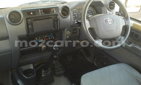 Nunua Ilio tumika Toyota Land Cruiser Beige Gari ndani ya Maputo nchini Maputo Nunua Ilio tumika Toyota Land Cruiser Beige Gari ndani ya Maputo nchini Maputo