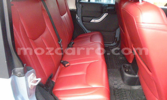 Nunua Ilio tumika Jeep Wrangler Kijani Gari ndani ya Maputo nchini Maputo Nunua Ilio tumika Jeep Wrangler Kijani Gari ndani ya Maputo nchini Maputo