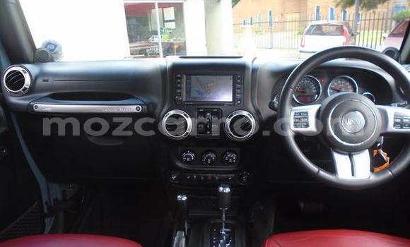 Nunua Ilio tumika Jeep Wrangler Kijani Gari ndani ya Maputo nchini Maputo Nunua Ilio tumika Jeep Wrangler Kijani Gari ndani ya Maputo nchini Maputo