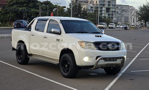 Nunua Ilio tumika Toyota Hilux Nyeupe Gari ndani ya Maputo nchini Maputo Nunua Ilio tumika Toyota Hilux Nyeupe Gari ndani ya Maputo nchini Maputo