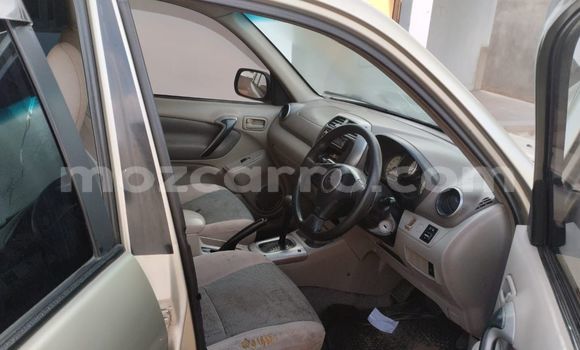 Tenga Tsaru Toyota RAV4 Beige Mota in Maputo in Maputo Tenga Tsaru Toyota RAV4 Beige Mota in Maputo in Maputo
