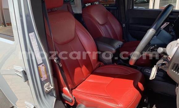 Nunua Ilio tumika Jeep Wrangler Kijani Gari ndani ya Maputo nchini Maputo Nunua Ilio tumika Jeep Wrangler Kijani Gari ndani ya Maputo nchini Maputo