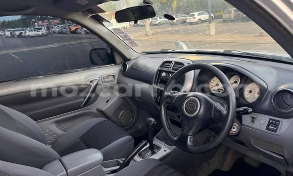 Comprar Usado Toyota RAV4 Bege Carro em Maputo em Maputo Comprar Usado Toyota RAV4 Bege Carro em Maputo em Maputo