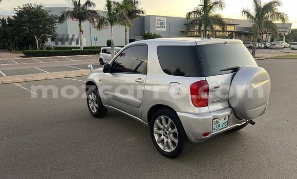 Comprar Usado Toyota RAV4 Bege Carro em Maputo em Maputo Comprar Usado Toyota RAV4 Bege Carro em Maputo em Maputo