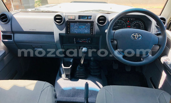 Comprar Usado Toyota Land Cruiser Branco Carro em Maputo em Maputo Comprar Usado Toyota Land Cruiser Branco Carro em Maputo em Maputo