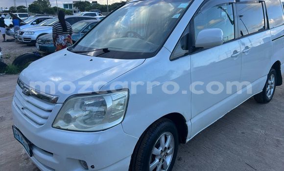 Comprar Usado Toyota Noah Branco Carro em Maputo em Maputo Comprar Usado Toyota Noah Branco Carro em Maputo em Maputo