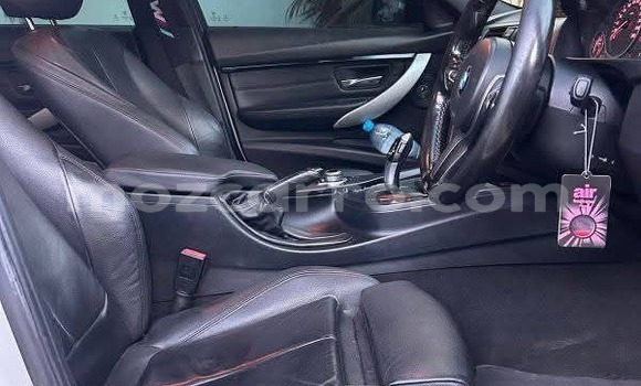 Nunua Ilio tumika BMW 3-Series Nyeupe Gari ndani ya Maputo nchini Maputo Nunua Ilio tumika BMW 3-Series Nyeupe Gari ndani ya Maputo nchini Maputo