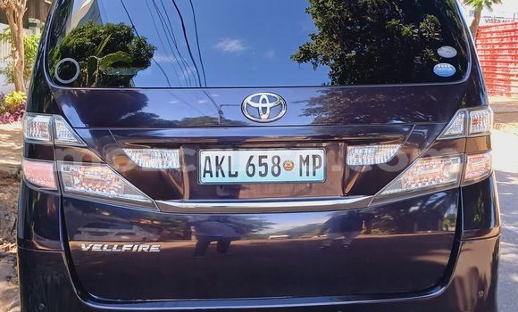 Tenga Tsaru Toyota Vellfire Zvimwe Mota in Maputo in Maputo Tenga Tsaru Toyota Vellfire Zvimwe Mota in Maputo in Maputo