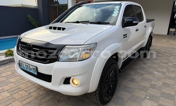 Nunua Ilio tumika Toyota Hilux Nyeupe Gari ndani ya Maputo nchini Maputo Nunua Ilio tumika Toyota Hilux Nyeupe Gari ndani ya Maputo nchini Maputo