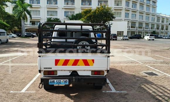 Buy Used Toyota Hilux White Car in Maputo in Maputo Buy Used Toyota Hilux White Car in Maputo in Maputo