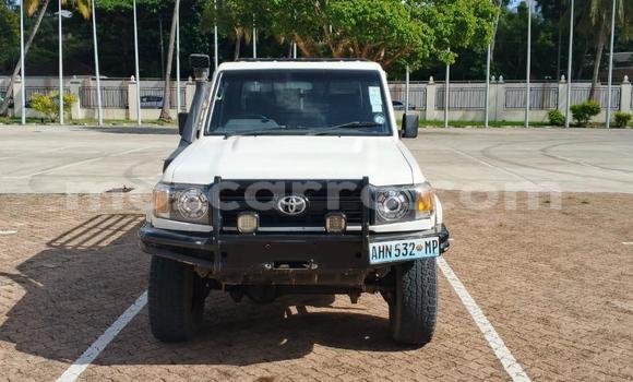 Buy Used Toyota Hilux White Car in Maputo in Maputo Buy Used Toyota Hilux White Car in Maputo in Maputo