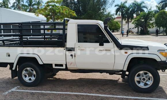 Buy Used Toyota Hilux White Car in Maputo in Maputo Buy Used Toyota Hilux White Car in Maputo in Maputo