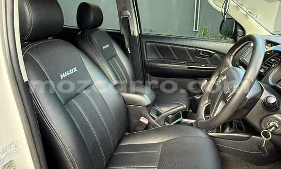 Comprar Usado Toyota Hilux Branco Carro em Maputo em Maputo Comprar Usado Toyota Hilux Branco Carro em Maputo em Maputo