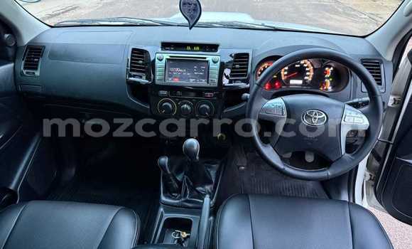 Comprar Usado Toyota Hilux Branco Carro em Maputo em Maputo Comprar Usado Toyota Hilux Branco Carro em Maputo em Maputo