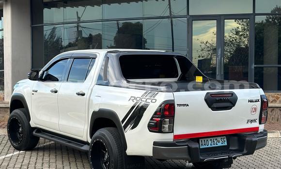 Tenga Itsva Toyota Hilux Chena Mota in Maputo in Maputo Tenga Itsva Toyota Hilux Chena Mota in Maputo in Maputo