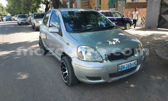 Comprar Usado Toyota Vitz Prata Carro em Maputo em Maputo